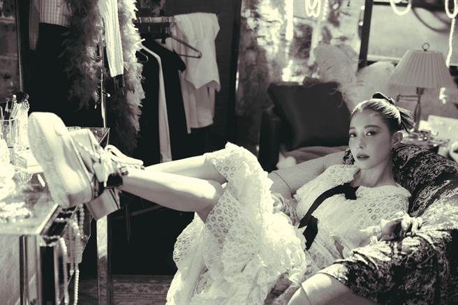 BoA 宝儿第三张迷你专辑宣传照。（图／爱贝克思提供）