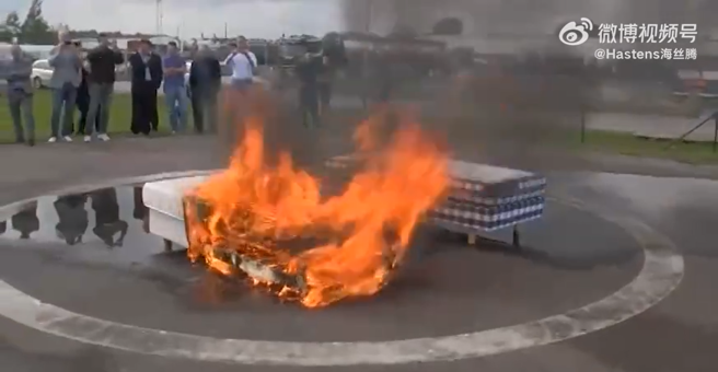 海丝腾床垫实测后确定根本烧不起来。（翻摄自Hastens海丝腾微博）