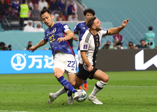 日本下半场逆转胜，2：1击败德国。（图／路透社）