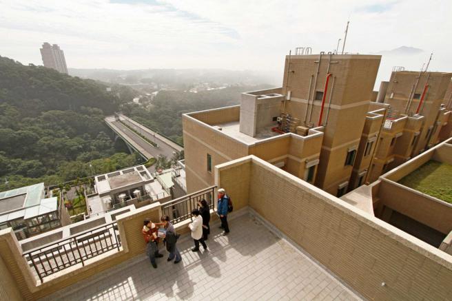 环游郡处于大屯山脉山脚下，绿意盎然、静谧优美，还能远眺台北港和淡水河，疫情期间成为许多人逃避病毒的首选。（图／报系资料照）