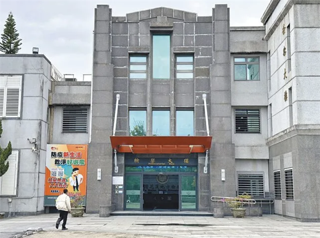 花莲县第五选区叶姓县议员候选人决定参选后，席开20桌办选举餐会，免费招待选区选民饮宴，大方招待价值千元以上洋酒、红酒、高粱酒，更安排综艺舞蹈团表演涉嫌行贿，检方讯后声请羁押获准。（本报资料照片）