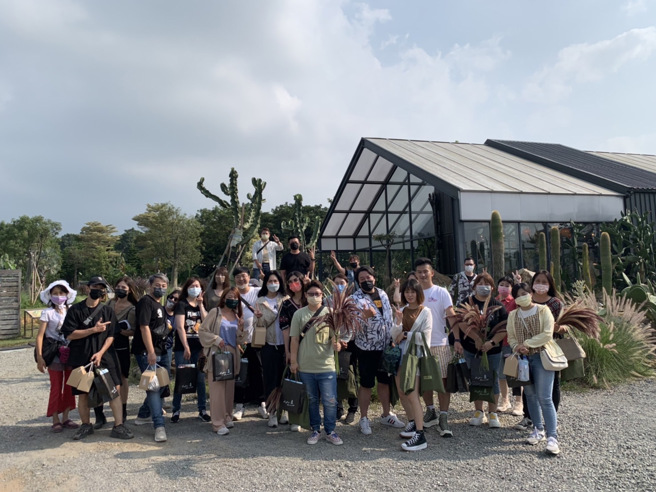 同仁能迈向财富自由、拥有精彩人生，是杜文身为老板的最大愿望。(图片来源：永庆房产集团)