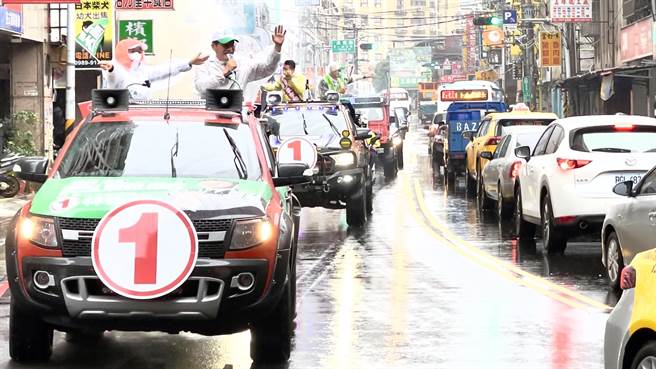 林佳龙表示要把握最后时间继续衝刺，带动支持者的热情。（吕健豪摄）