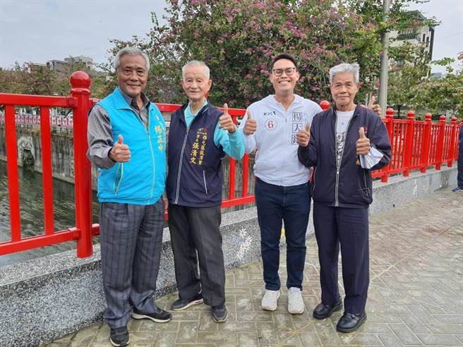 台中市政府在西屯区龙潭里辟建横跨内新庄仔溪大排的福德人行桥近日完工，未来民眾不必再绕路。(杨正中提供／林欣仪台中传真)