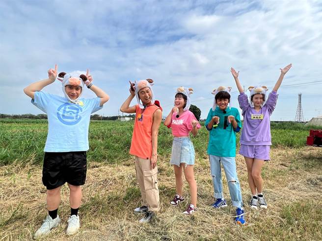 無尊（左起）、浩子、籃籃、阿翔、林真亦。（民視提供）