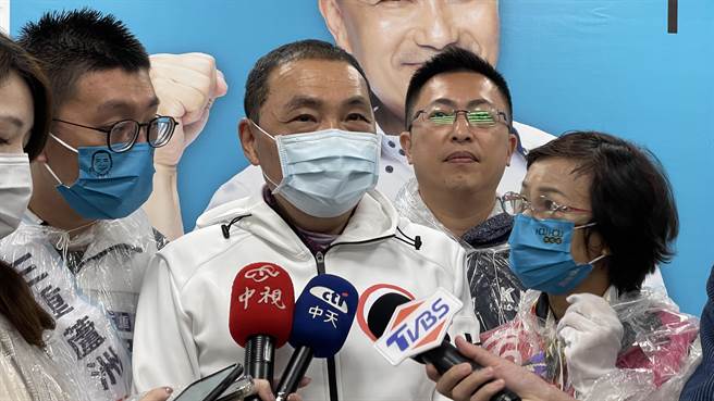 對於自己公開支持李婉鈺一事，被民進黨新北市議員戴瑋姍解讀為「夾殺」，侯友宜受訪時也做出回應。（呂健豪攝）