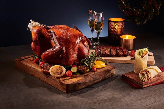 新东阳限时开卖限量烤火鸡，号称鲜嫩多汁不乾柴。（新东阳提供）