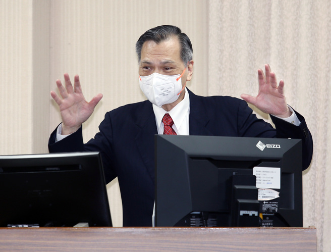 陈明通以「陈局长不回答陈教授问题」挡驾媒体提问，却又突然跳针护航林智坚。（示意图／本报资料照）