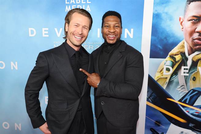 《决战38度线》由格兰鲍威尔与强纳森梅杰斯，一同演绎韩战传奇人物的情谊与奋勇。（CATCHPLAY提供）