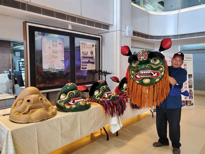 锺进权师傅。（周丽兰摄）