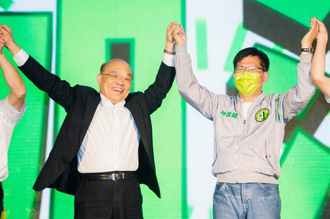 行政院长苏贞昌晚间第十度到新北替民进党新北市长候选人林佳龙站台。（林佳龙竞选办公室提供）