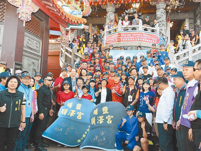 世界锦标赛三铁冠军明星伊登将于12月4日再度来访彰化，拜访顺泽宫等其他彰化知名景点，进行还愿之旅，彰化县政府也再度邀请伊登担任观光大使。（彰化县政府提供／吴敏菁彰化传真）
