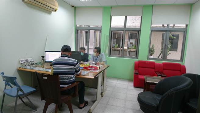 基隆1名李姓船长2013年走私鱼货脱产，经海关认定其违反海关缉私条例，依法裁罚鉅额罚锾。（执行署宜兰分署提供／吴佩蓉宜兰传真）