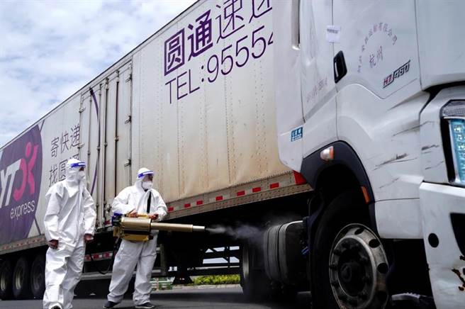 大陆交通运输部表示：全力保障末端配送畅通，严格规范邮政快递基础设施关停关闭行为。（新华社）