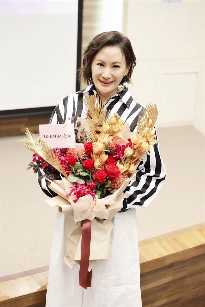 金钟视帝陈亚兰再传喜讯！获选2022年台湾百大最有价值MVP经理人。（欣湉国际提供） 