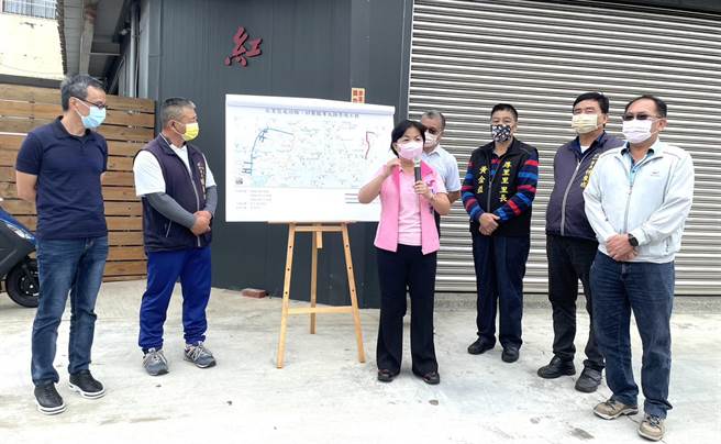 立委杨琼璎25日邀集各单位协调后，争取自来水公司斥资3365万元，汰换近3870公尺输水管线，受益户数将超过430户。(陈世宗摄)