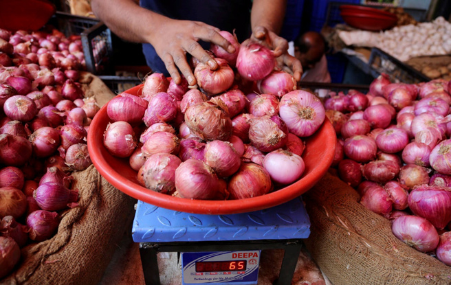 洋蔥生食營養成份更高。（資料照／美聯社）