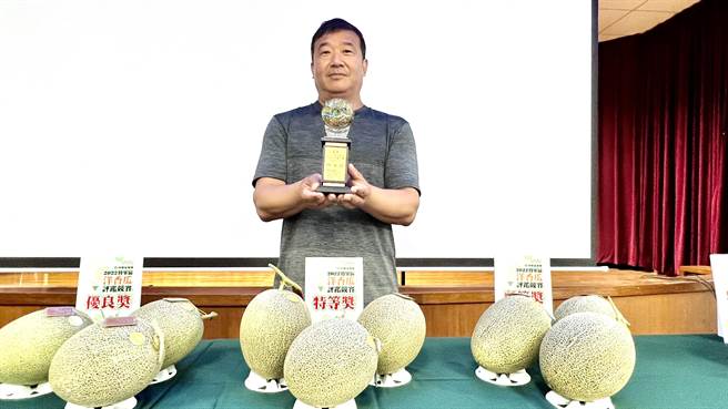 获得特等奖的吴正和说，获奖不只自己开心，家人也感到欣慰。（张毓翎摄）