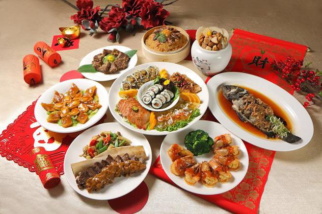 （台北老爷瑞兔呈祥金牌年菜外带-由明宫粤菜厅主厨团队 选顶级食材推出超丰盛的年菜外带七菜一汤 。图／台北老爷酒店）