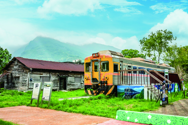 社区居民争取将除役的自强号DR3000型柴联车车厢安置在公园。（图/ 花莲趣提供）