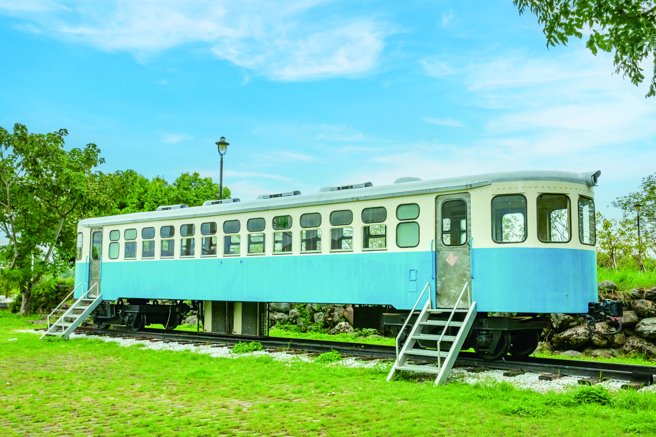 初英驿生态公园与具有百年歷史的干城车站共构，周边种植樱花树、杜鹃花围篱等。(图/ 花莲趣提供)