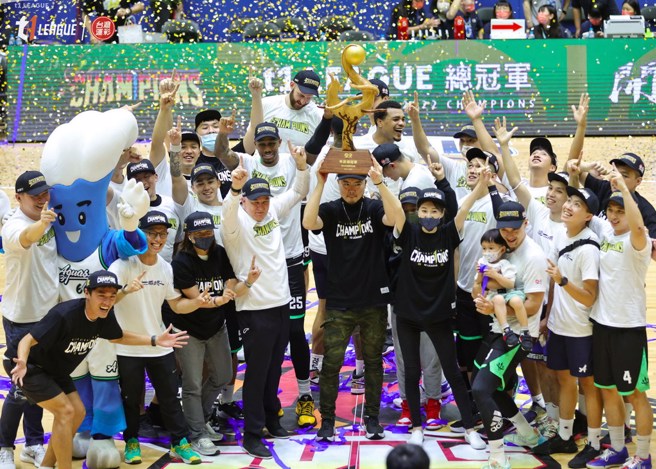 高雄海神将于明天颁发上季总冠军戒指。(T1联盟提供)