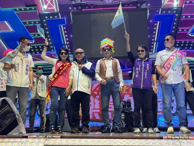 无党籍桃园市长候选人郑宝清直呼，若能当选桃园市长会好好持家，会把市长郑文灿欠的钱全部还清。（陈梦茹摄）