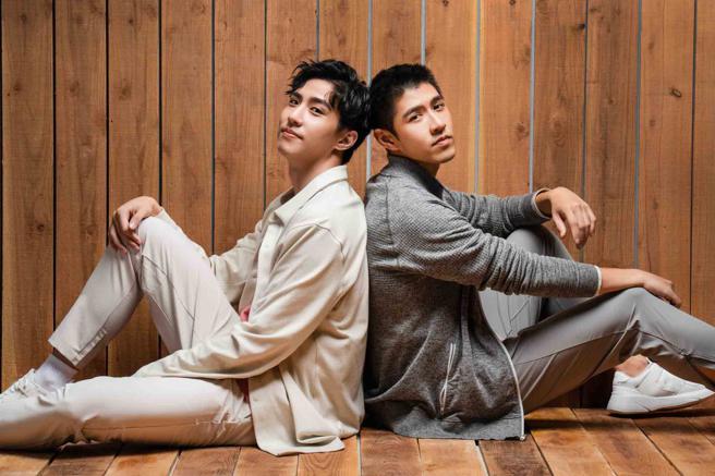 吳岳擎和余晉近期因出演《我的牙想你》成為話題。（攝影/石智中、服裝/lululemon ）