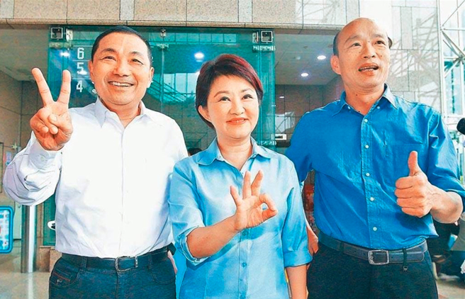 前高雄市长韩国瑜（右起）、台中市长卢秀燕与新北市长侯友宜。（本报系资料照片）