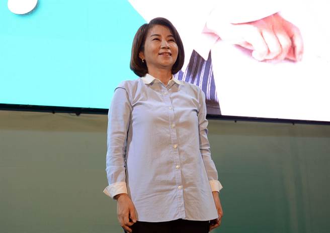 周春米宣布當選屏東縣長，25年來民進黨贏得最慘一役。(林和生攝)