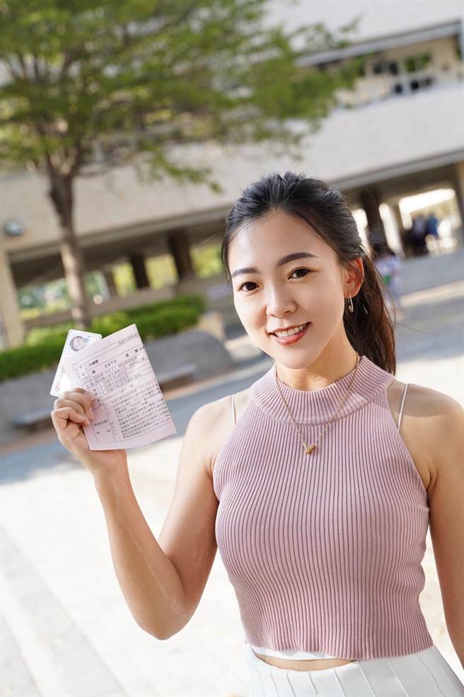 国民党新人白乔茵成为超级吸票机。（柯宗纬翻摄）