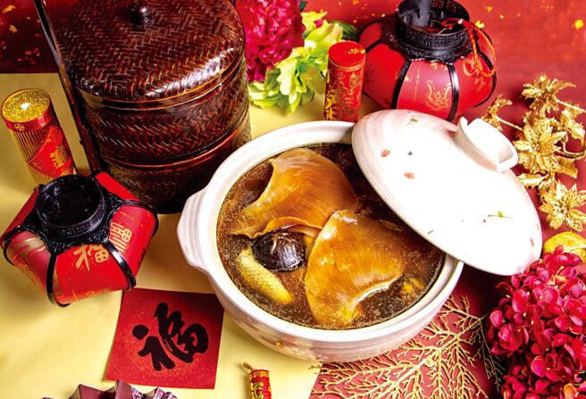 台中林酒店福兔迎祥祝豐年「頂級火紅大鮑翅」。圖／台中林酒店提供