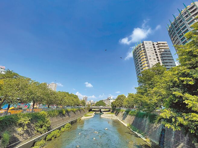 台中市政府致力改善空污问题，环保局长陈宏益认为，从数据来看方法是对的。（环保局提供／张亦惠台中传真）