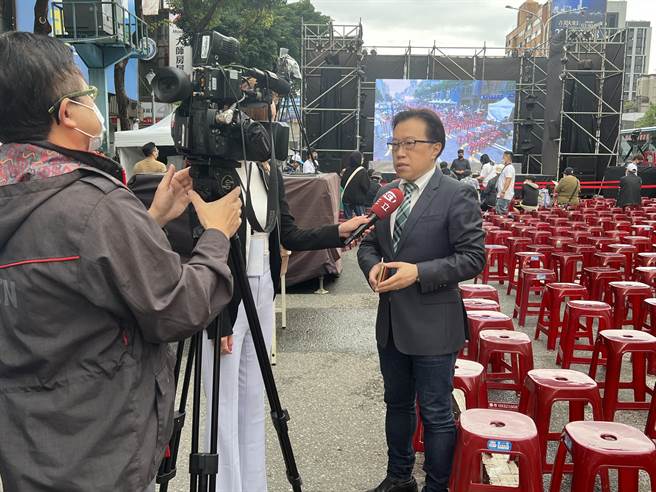 文化大学广告系教授钮则勋分析，民进党败选的原因包含林智坚论文抄袭、制定「数位中介法」影响言论自由。（游念育摄）