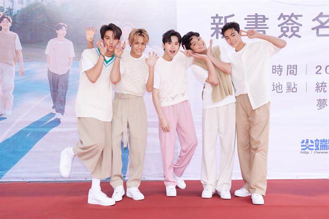 AcQUA源少年昨举办签书会活动。（种子音乐提供）