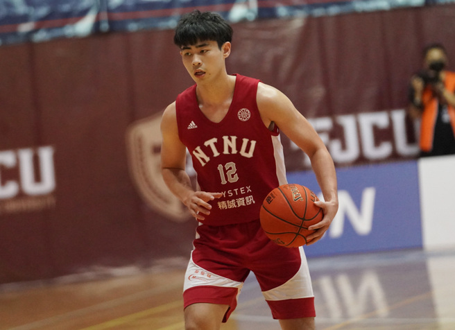 台湾师大林信宽UBA首度大三元，攻下17分、16篮板、12助攻，另有5抄截。（大专体总提供）