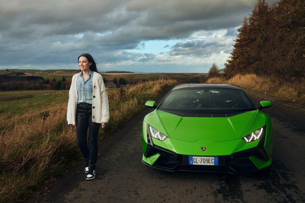 Lamborghini V10類似於女聲的高昂音域感受！創作歌手Amy Macdonald深受感動 (圖/CarStuff)