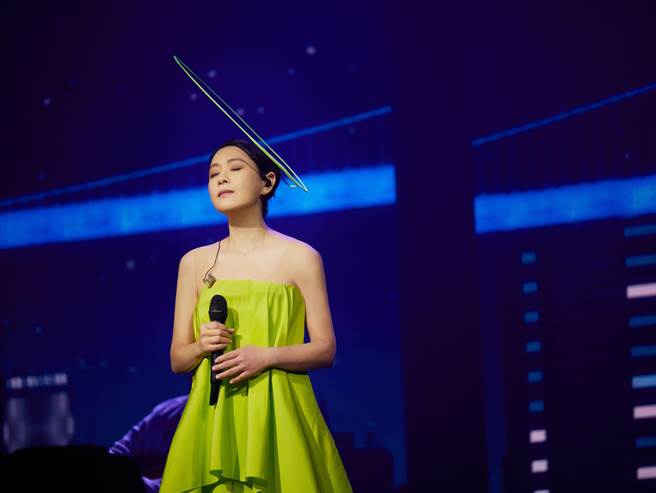 劉若英帶著「飛行日巡迴演唱會」降落巴黎會議宮。（相信音樂提供）