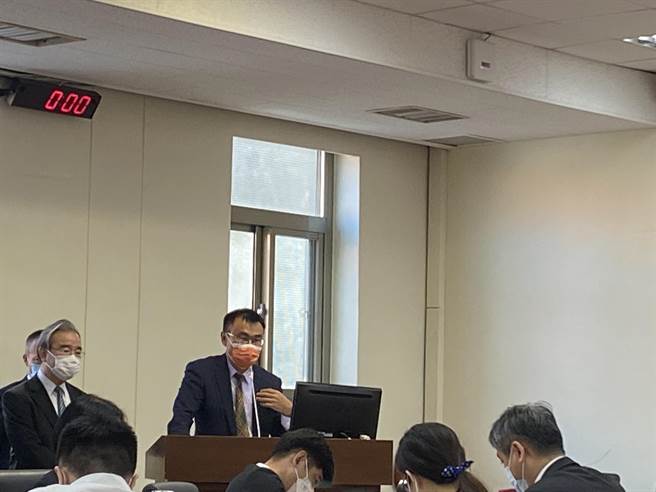 立法院第10屆第6會期經濟委員會第12次全體委員會議，今日繼續審查2023年中央政府總預算案附屬單位預算關於農委會主管，非營業部分：農業作業基金、農田水利事業作業基金、農業特別收入基金及信託基金部分：農民退休基金。（李柏澔攝）