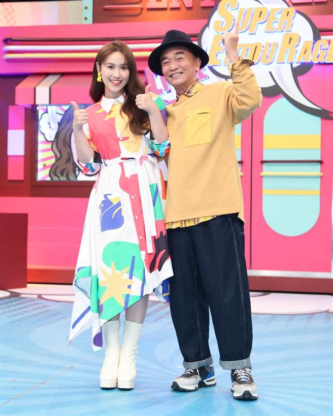 吴姗儒（左）、吴宗宪。（陈俊吉摄）