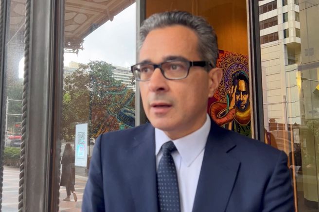 前美国陆战队飞官杜甘（Daniel Edmund Duggan）的律师米拉里斯（Dennis Miralis）。（图／路透社）