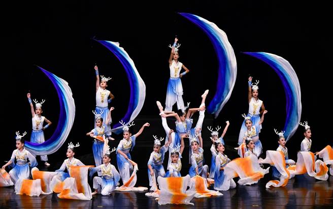 笃行国小荣获「绩优学校奖」。(台中市政府提供)