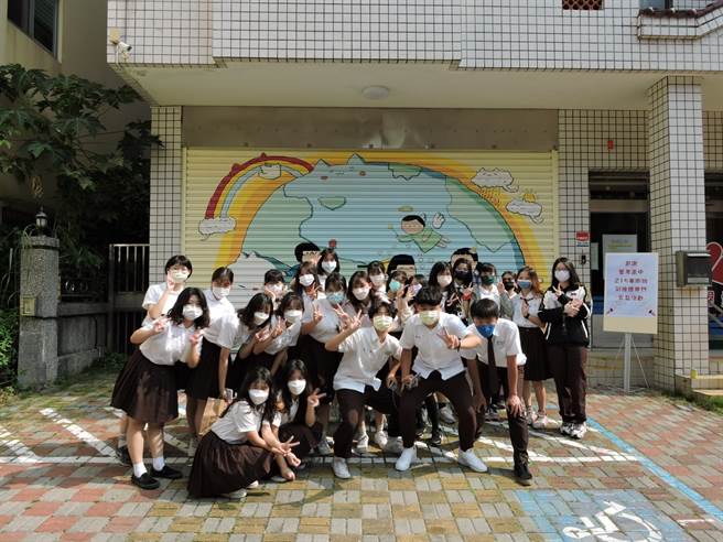 丰原高中荣获「绩优学校奖」。(台中市政府提供)