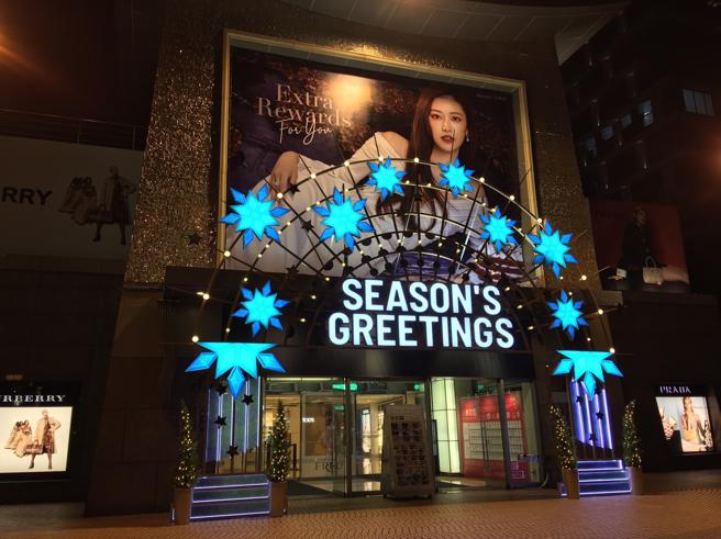 微風廣場市民大門耶誕裝飾。（微風提供）