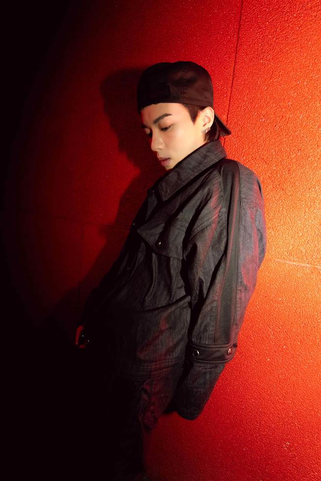 黄号参加恋爱创作节目《为你唱情歌》大受瞩目。(大步娱乐提供)