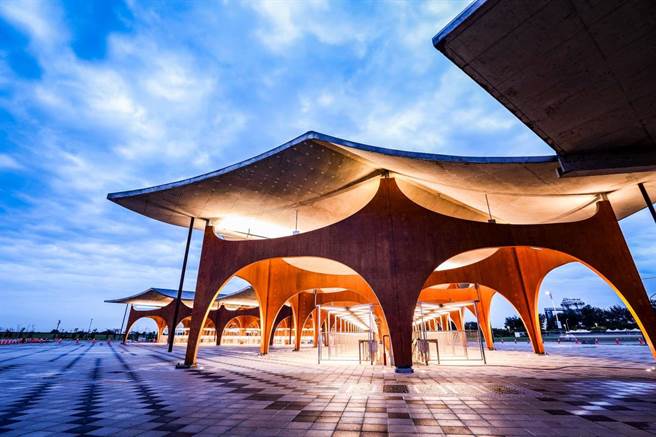 新竹市的「波光市集」从9件决选作品中脱颖而出，荣获第5届台湾光环境大赏肯定。（新竹市政府提供／陈育贤新竹传真）