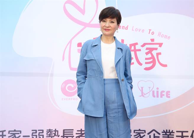 方芳芳近期都在台湾生活，关怀独居老人。（陈俊吉摄）