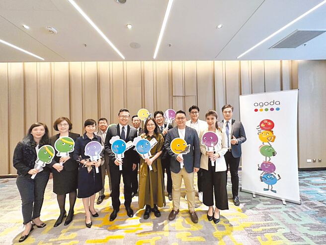 高雄市政府觀光局、飯店業者及訂房平台攜手行銷高雄，搶攻日韓旅客市場。（高市觀光局提供／柯宗緯高雄傳真）