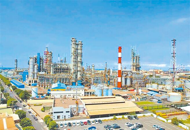 蘇姓男子舞弊考進中油遭人檢舉，高層脅迫利誘他當汙點證人幫忙供出共犯，事後竟翻臉解雇蘇男。蘇男怒告中油，高雄高分院更二審認為中油違反誠信原則，判蘇男勝訴、保住工作，可上訴。（本報資料照）