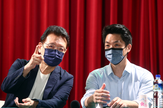 資深媒體人趙少康(左)、台北市長當選人蔣萬安(右)。（資料照,鄧博仁攝）